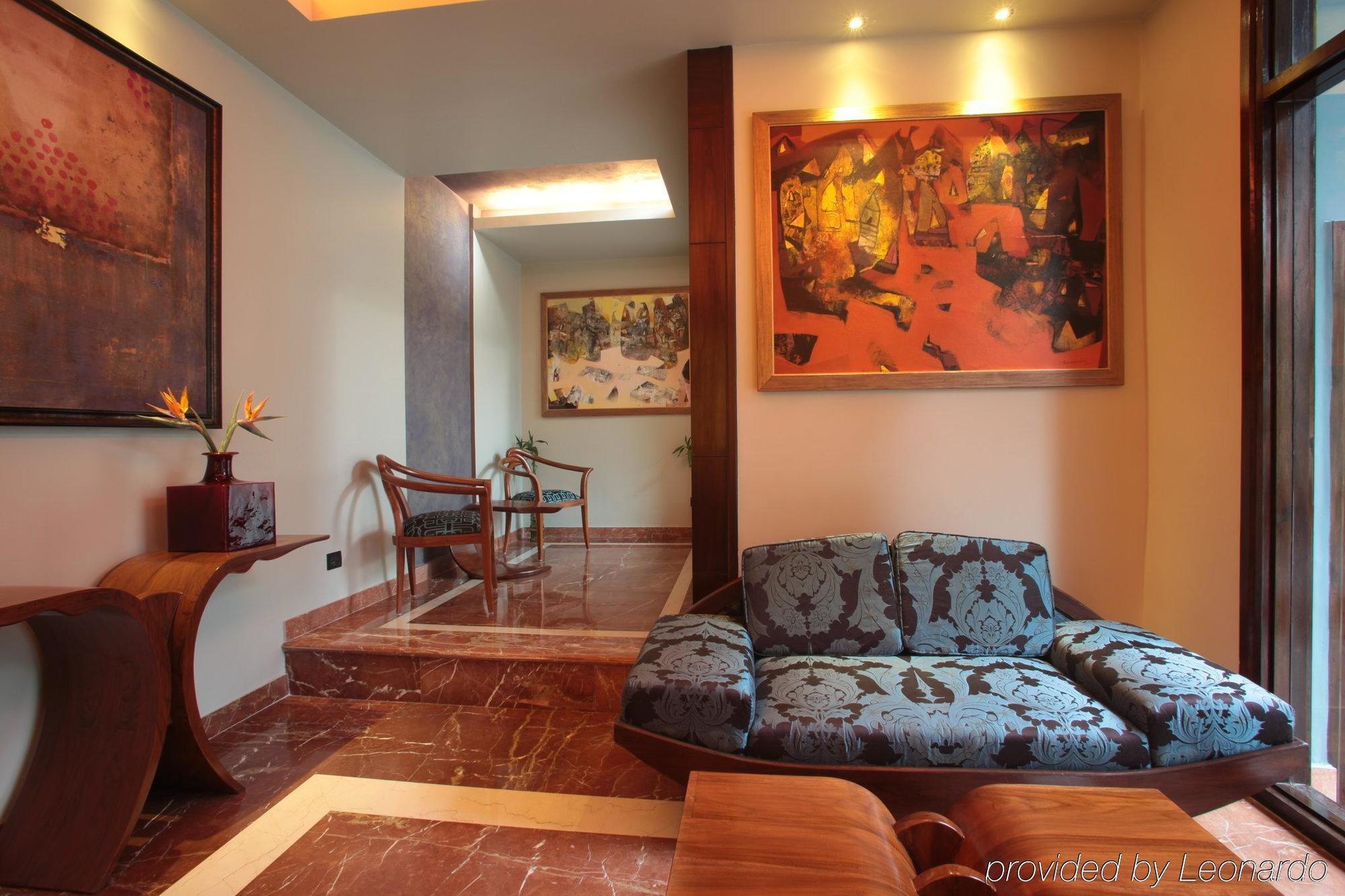 Hotel Justa Mg Road Bangalore Interior foto