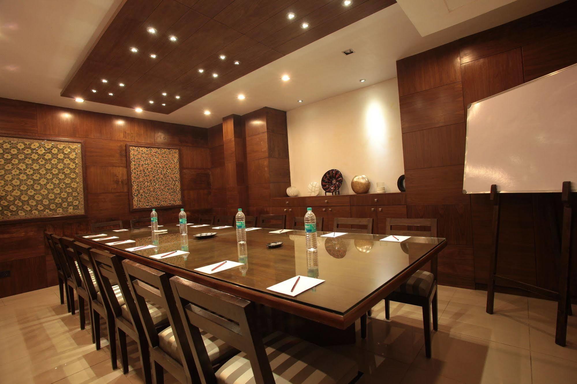 Hotel Justa Mg Road Bangalore Exterior foto